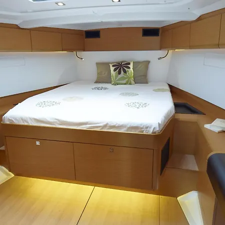Barca Alto Livello Botel