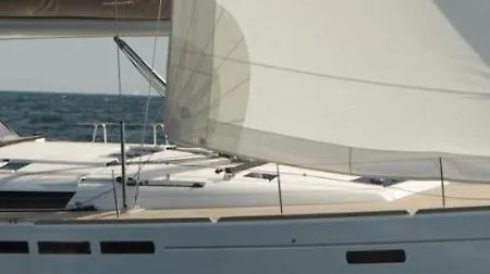 Barca Alto Livello Botel