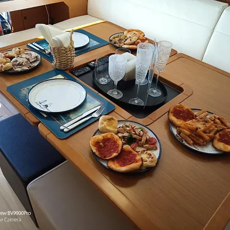 Barca Alto Livello Botel Lido di Ostia
