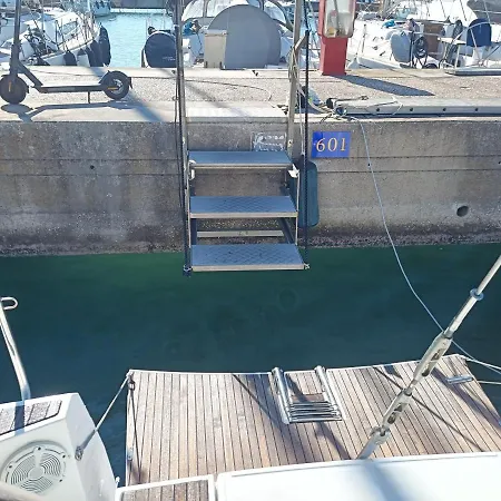 Barca Alto Livello