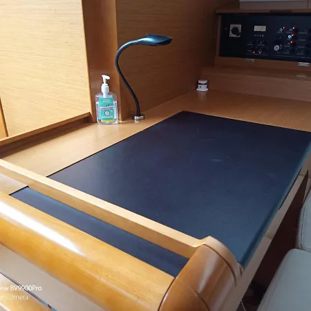 Botel Barca Alto Livello