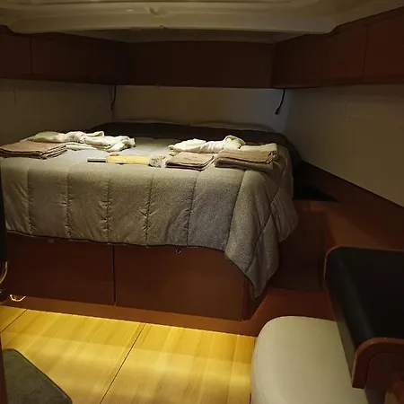 Πλωτό κατάλυμα Barca Alto Livello